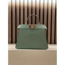 sac-a-main-fendi-en-cuir-vert