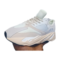 Sneakers Adidas Yeezy Boost 700