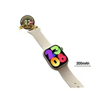 Montre connectée Z99 Mini de format compact, bracelet beige, avec affichage numérique moderne, batterie 200mAh et garantie 3 mois