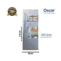 Réfrigérateur combiné OSCAR OSC-R255S 225L silver avec design moderne sur fond blanc